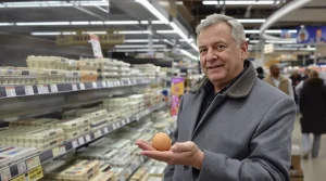 Pénurie d'œufs : Dupond se retrouve la main dans l’œuf au gouvernement